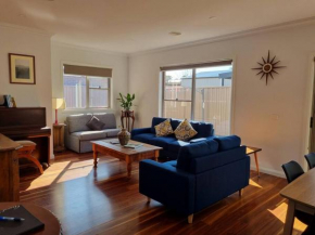 2 bedroom house Central Nagambie sleeps 5